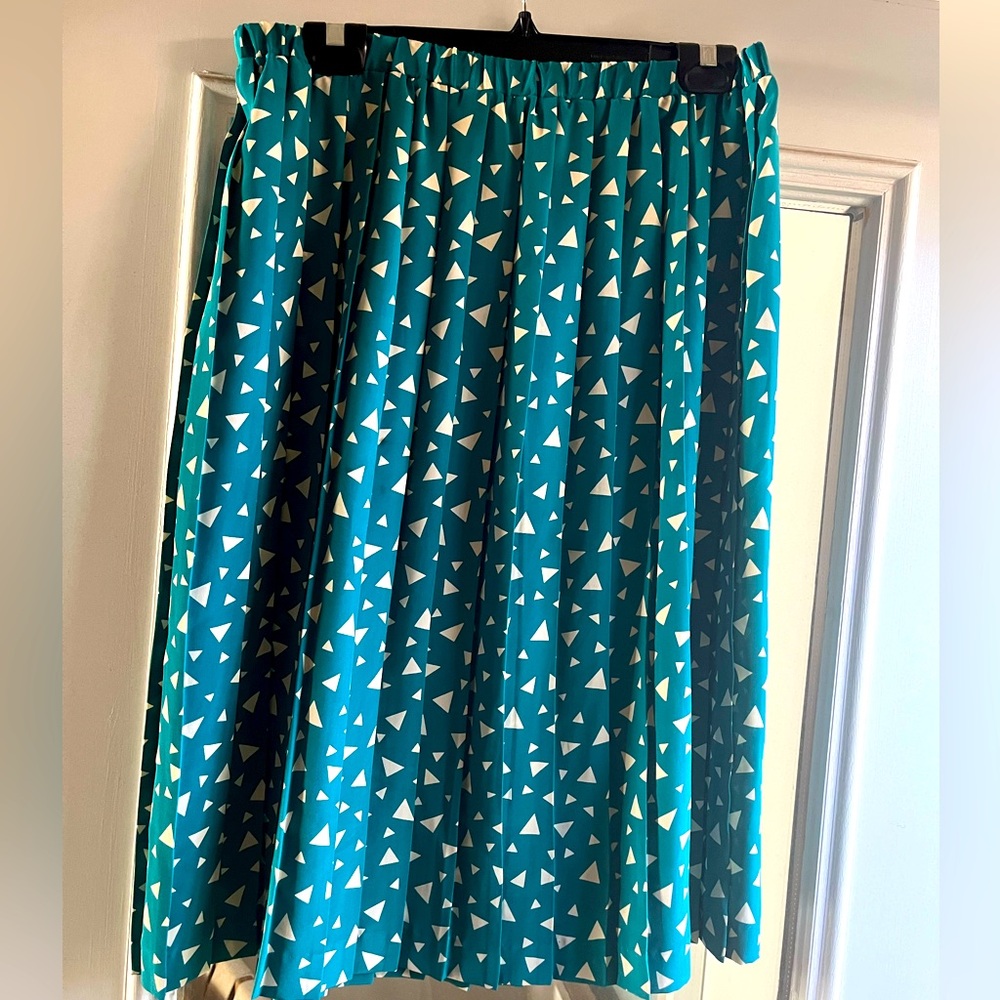 Retro pleated midi skirt
